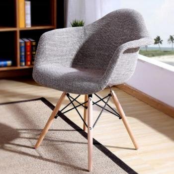 Kényelmes belső étkezőszék szürke színben kép