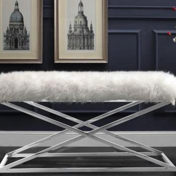 Luxus kárpitozott pad műszőrme borítással és krómozott vázzal - elegáns skandináv stílusban kép